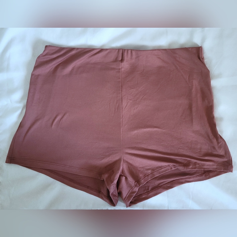 Weekend Friend Short Set (Size L) - Picture 5 of 6